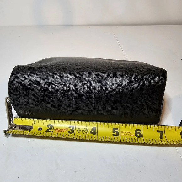 COLE HAAN AMERICAN AIRLINES ZERO GRAND toiletry bag black and blue zip - Picture 9 of 9